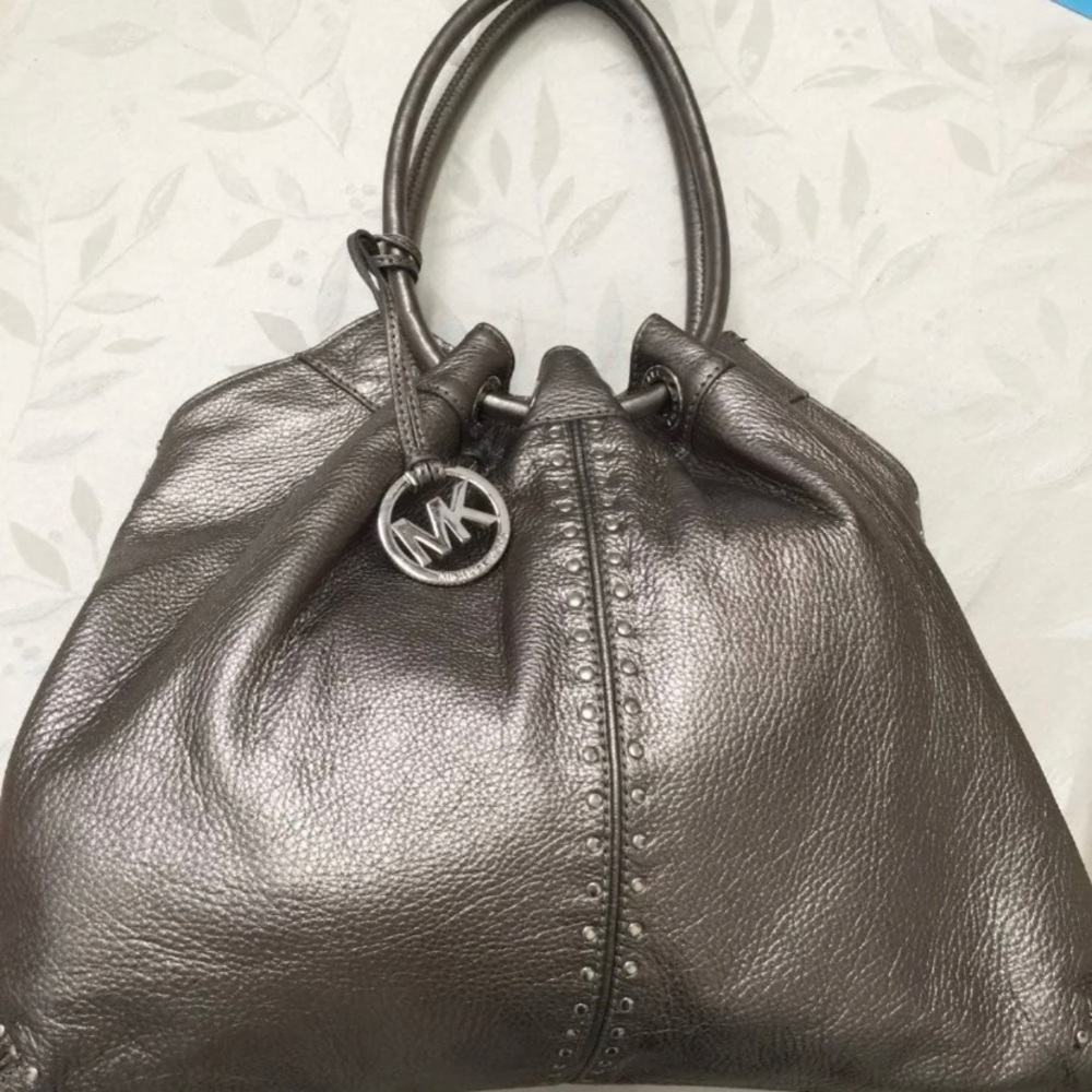SOLD!!!! Michael Kors Astor studded Ring Tote EUC